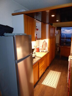 Fridge, microwave, oven, stovetop - Les ARCS 1600, DUPLEX 6 p, View Unobstructed valley, position south, ski in ski out (Bourg-Saint-Maurice)