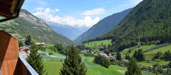 Suite with a fantastic view of the Flim waterfall