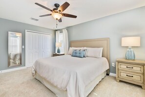 6 slaapkamers, een strijkplank/strijkijzer, gratis wifi, beddengoed