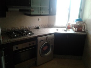 Fridge, microwave, oven, coffee/tea maker