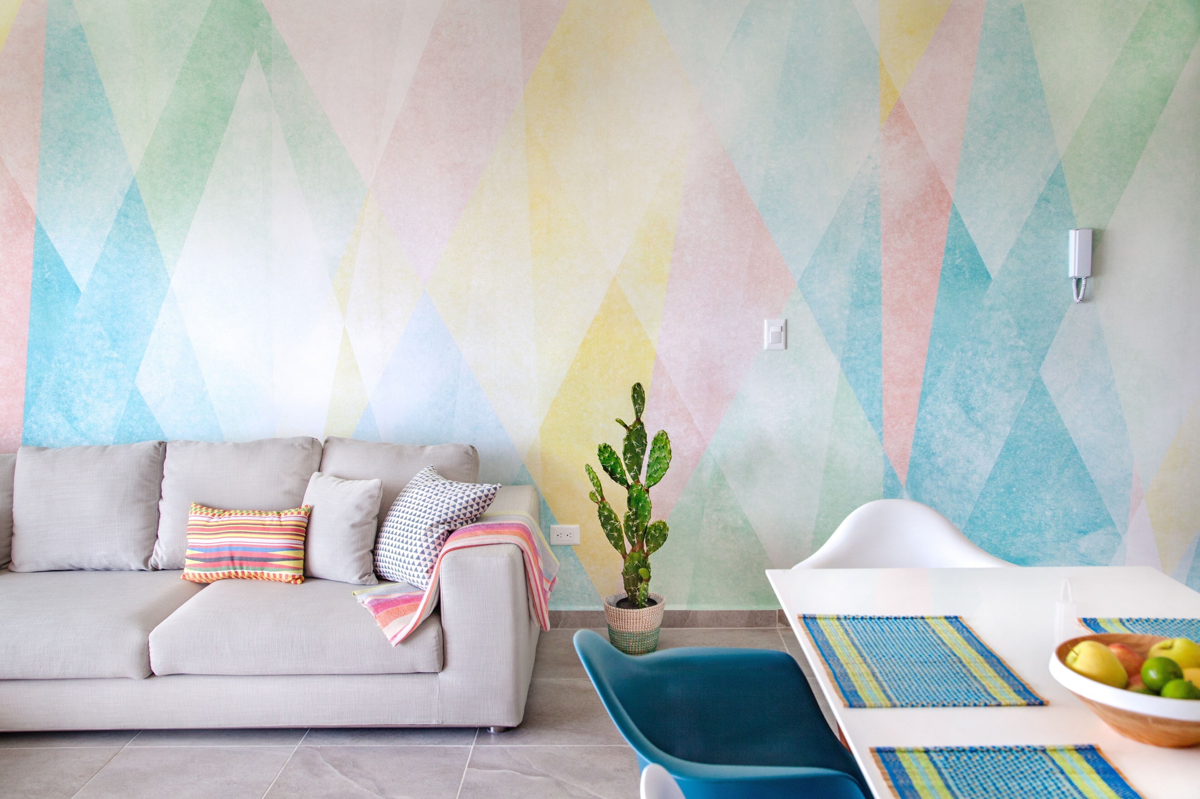 Bright Large Condo w/ Amazing Rooftop & Location