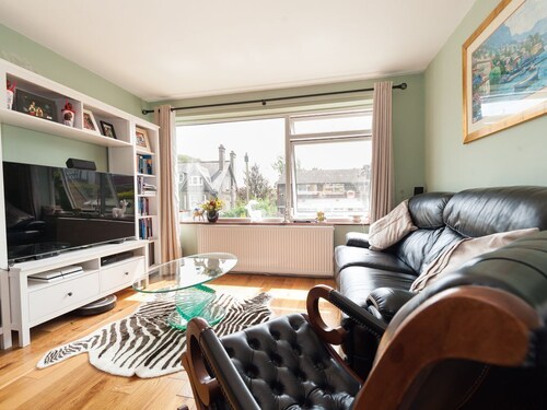 Spacious forest view apartment 