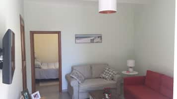 TV, libri, impianto stereo