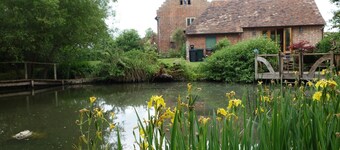 4 Star Luxury Romantic Break - The Pavilion at Brunger House (Dog Friendly)