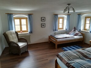 1 chambre, fer et planche Ă repasser, accĂšs Ă Internet, literie fournie