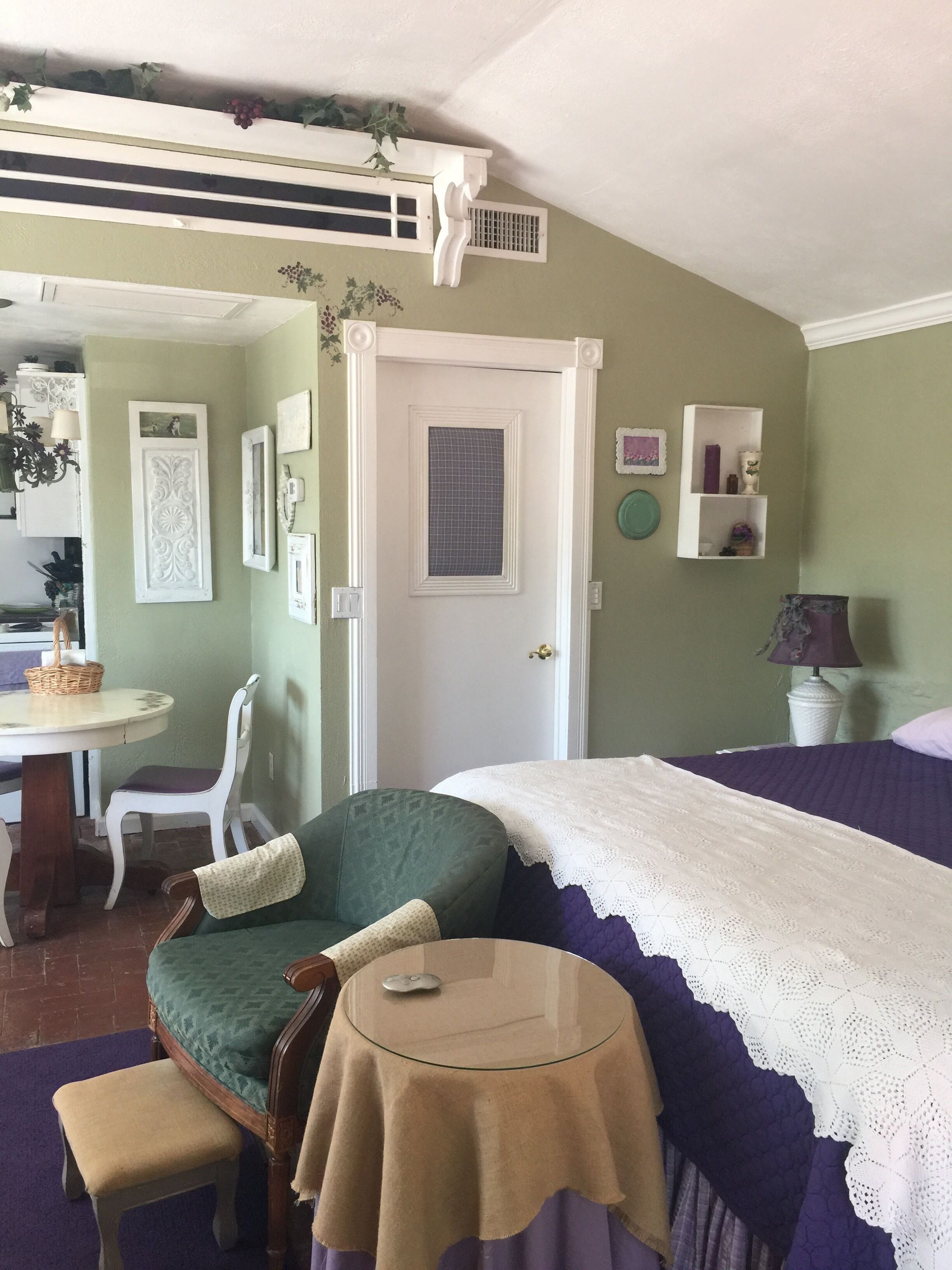 Grape House Down Town 