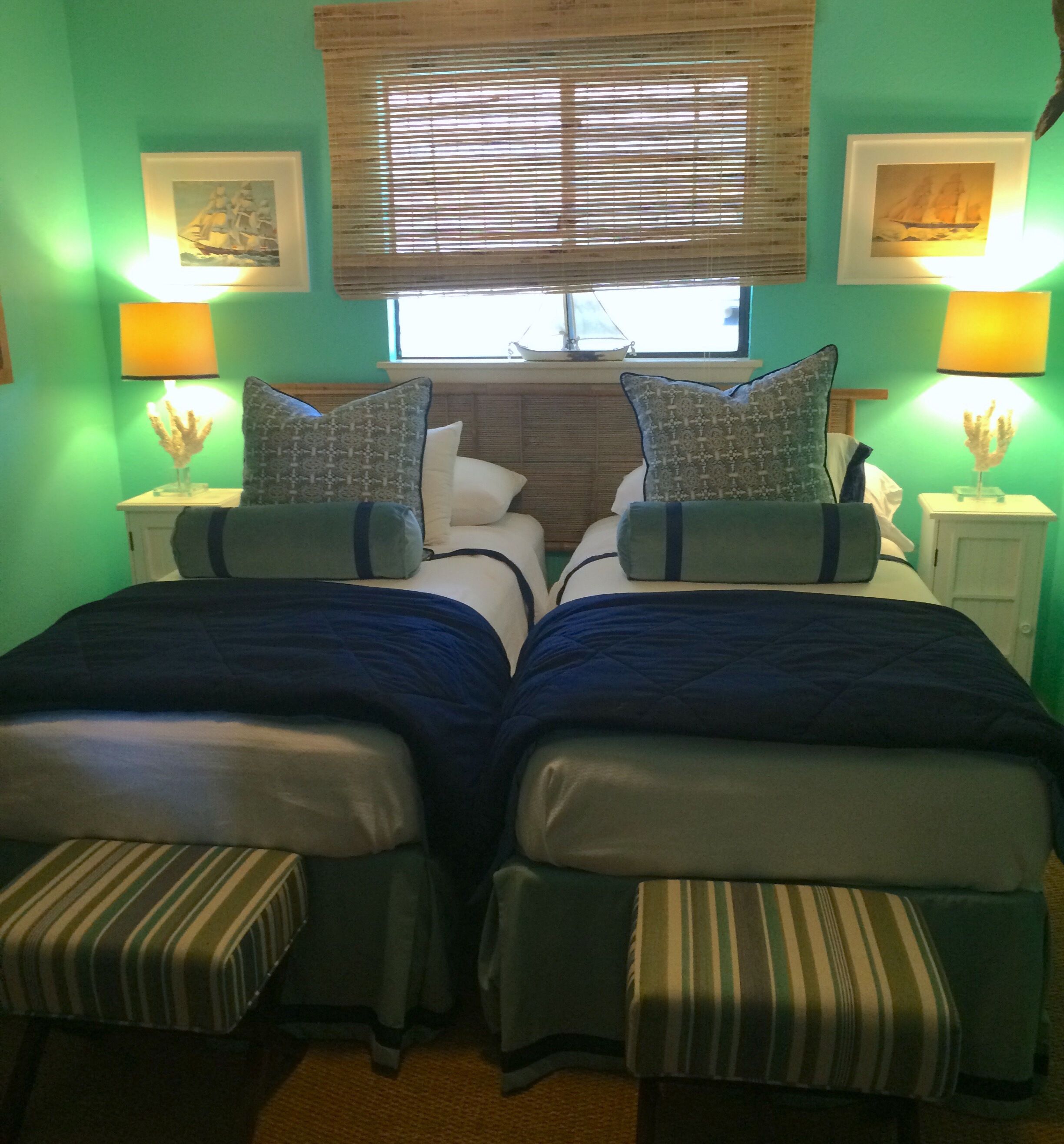 Relax & Reconnect...  Endless Water Views & Private Pool 