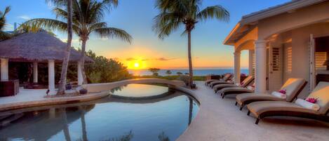 Outdoor pool, an infinity pool