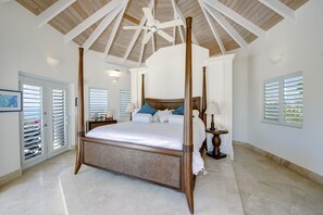 4 bedrooms, in-room safe, desk, iron/ironing board