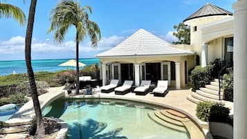 Outdoor pool, an infinity pool