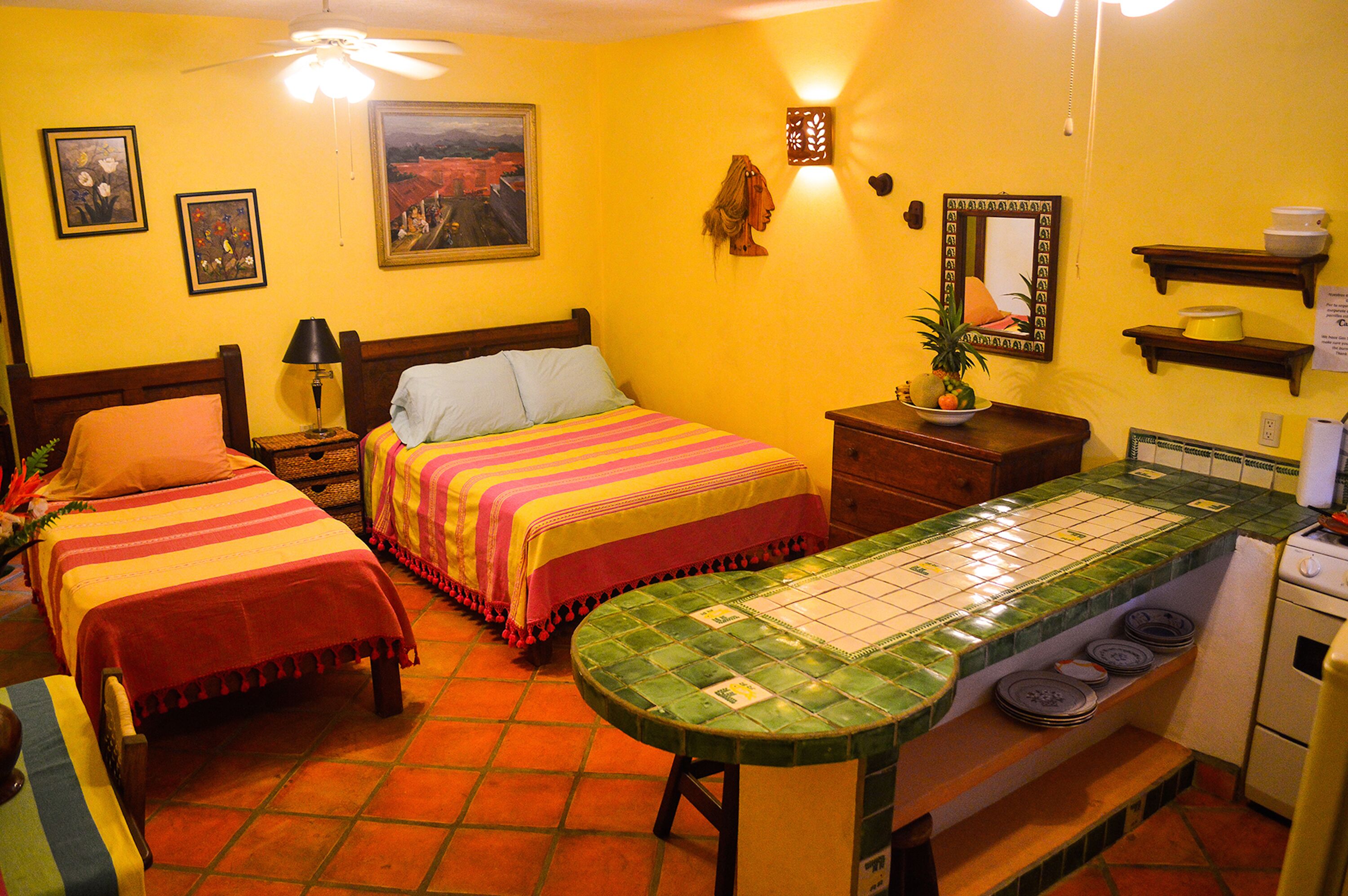 Hidden gem of Puerto Escondido, pool-side apt, 1min walk to beach, patio, yoga