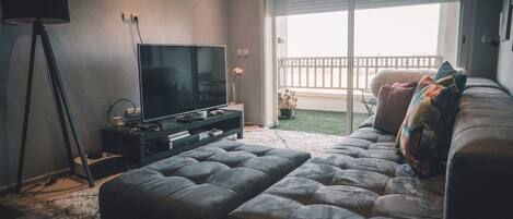 Smart TV, video games, DVD player, books