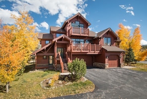 Exterior - Beautiful home, peaceful setting, just outside town. On the bike path. (Breckenridge)