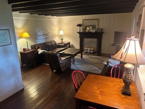 Smart TV, DVD player, video library