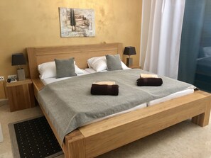 2 Schlafzimmer, Zimmersafe, BĂŒgeleisen/BĂŒgelbrett, Reisekinderbett