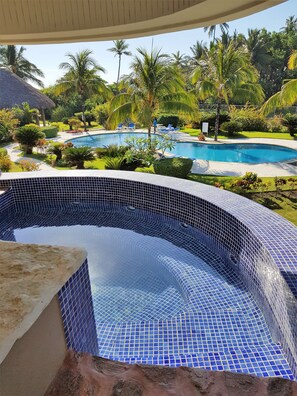 Pool - Oasis. Beautifull apartment with ocean view at the beach  (Cabarete)