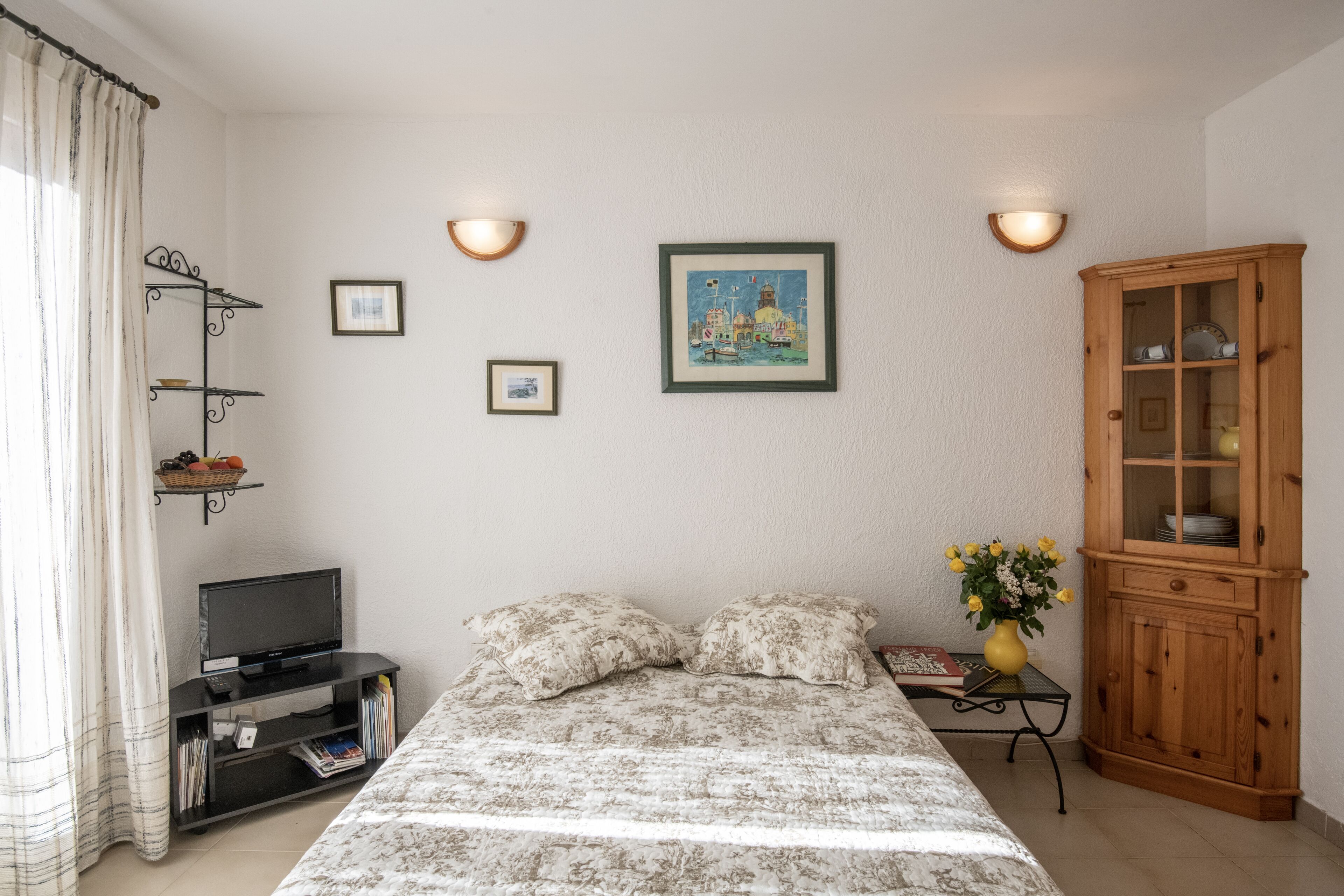 Nice studio 2 pers. equipped with terrace and garden in villa in St Paul de Vence