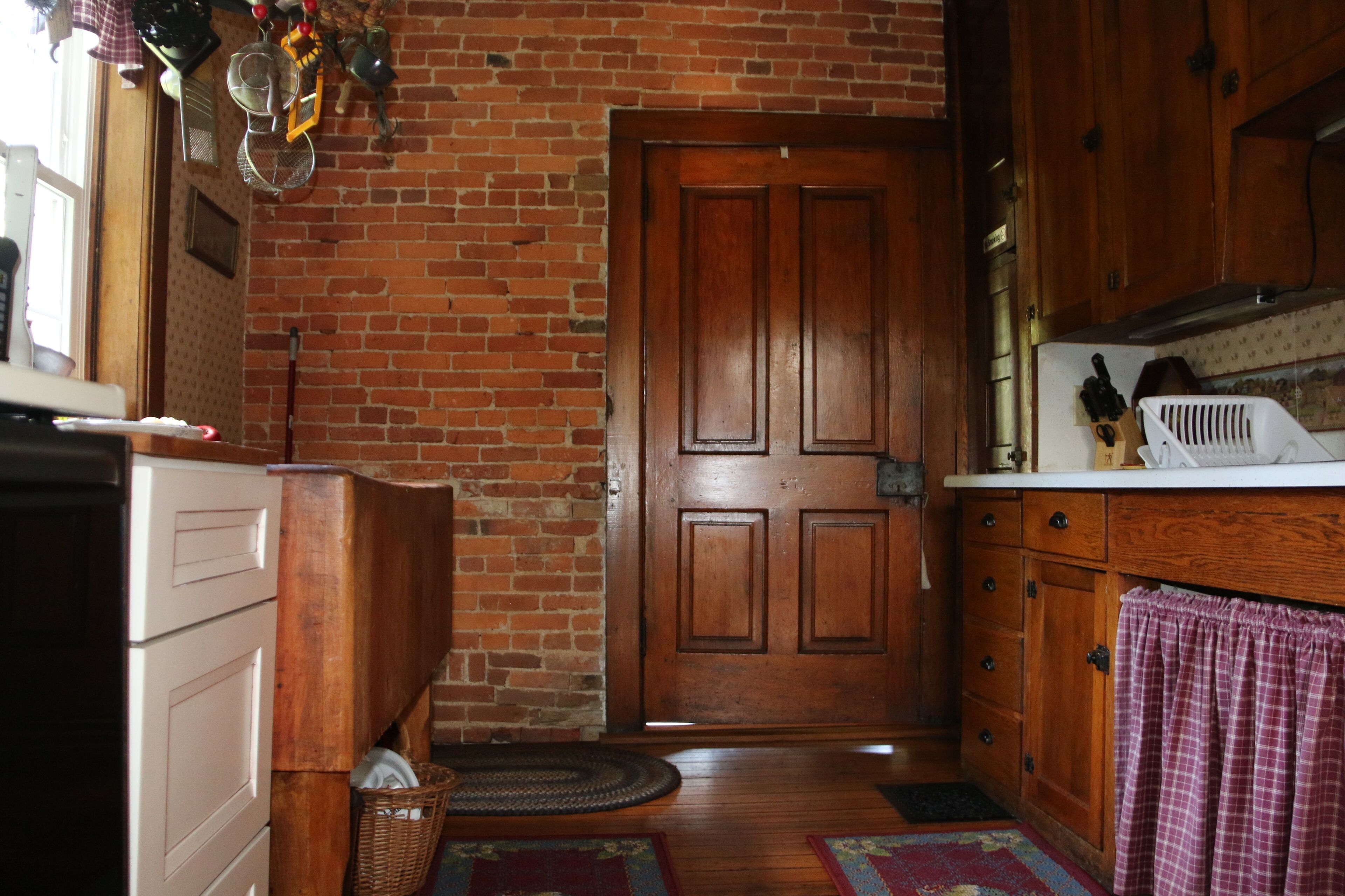 Beautiful Historic Farm House on 35 scenic acres