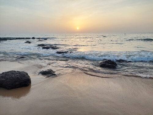 Spacious villa with pool for 6-8 people, close to the beach 