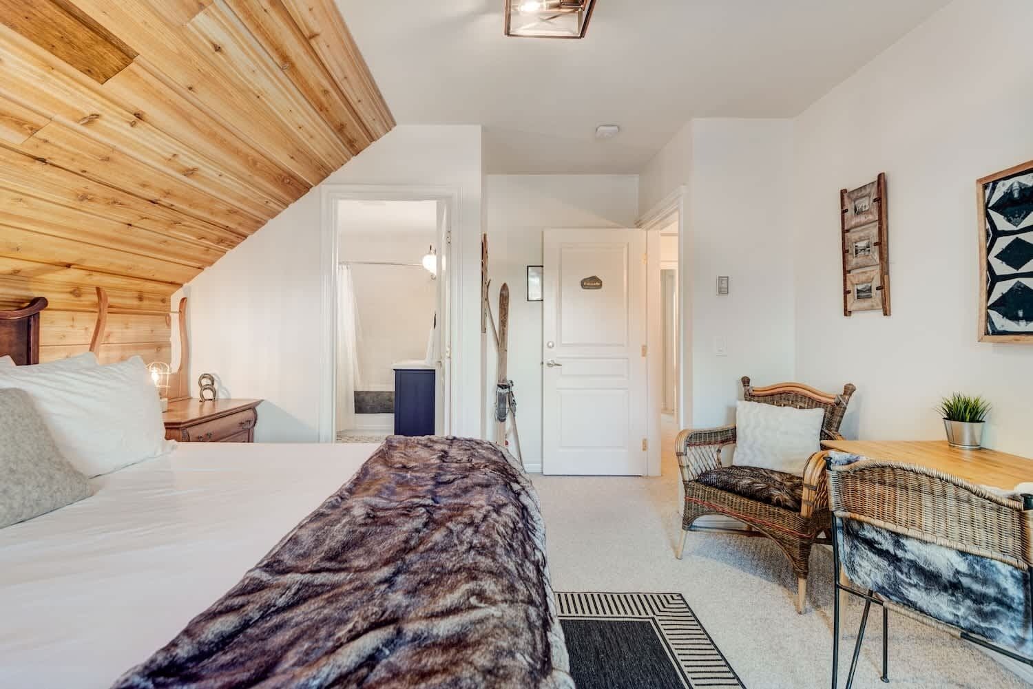 4 Schlafzimmer, Bügeleisen/Bügelbrett, WLAN, Bettwäsche