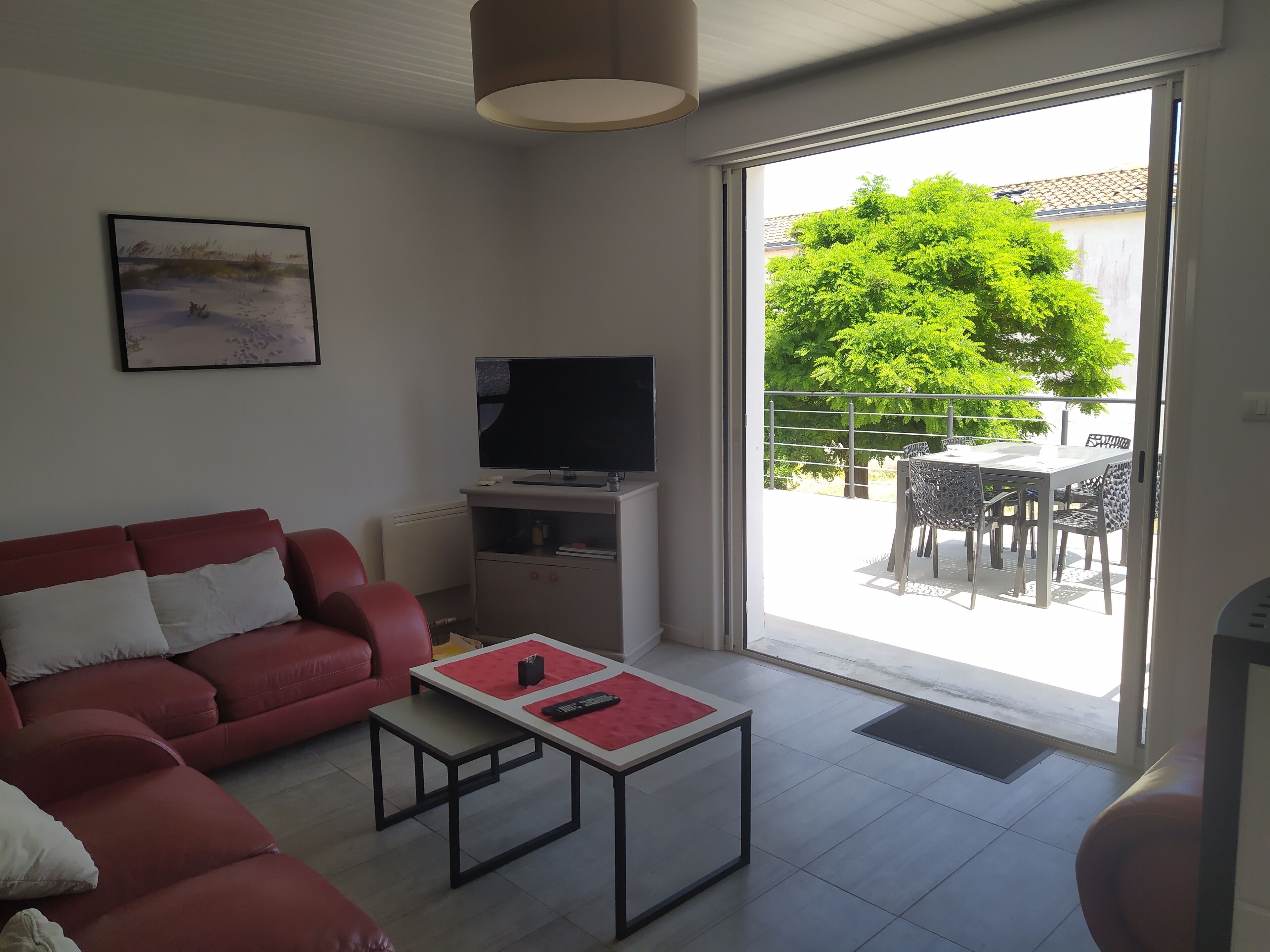 accommodation 100 m from the beach