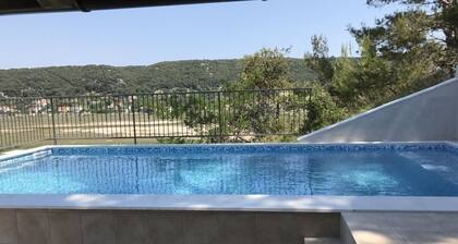Appartement dans Supetarska Draga avec vue mer, Balcon, Climatisation, WIFI (3321-1)