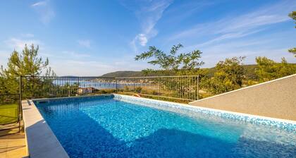 Apartment 3321-1 for 6 Pers. in Supetarska Draga