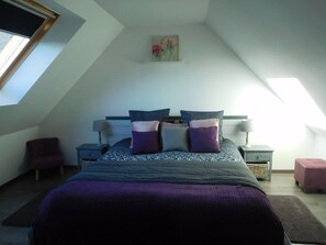 2 habitaciones, tabla de planchar con plancha, wifi y ropa de cama 