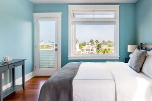 3 bedrooms, desk, iron/ironing board, travel cot - Charming Historic Home with Amazing Views of San Diego Bay (San Diego)