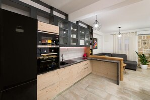 Fridge, microwave, oven, dishwasher