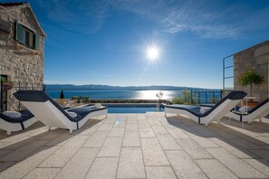 Pool - Holiday Home in Murvica with Seaview, Terrace, Air condition, WIFI (3756-1) (Murvica)
