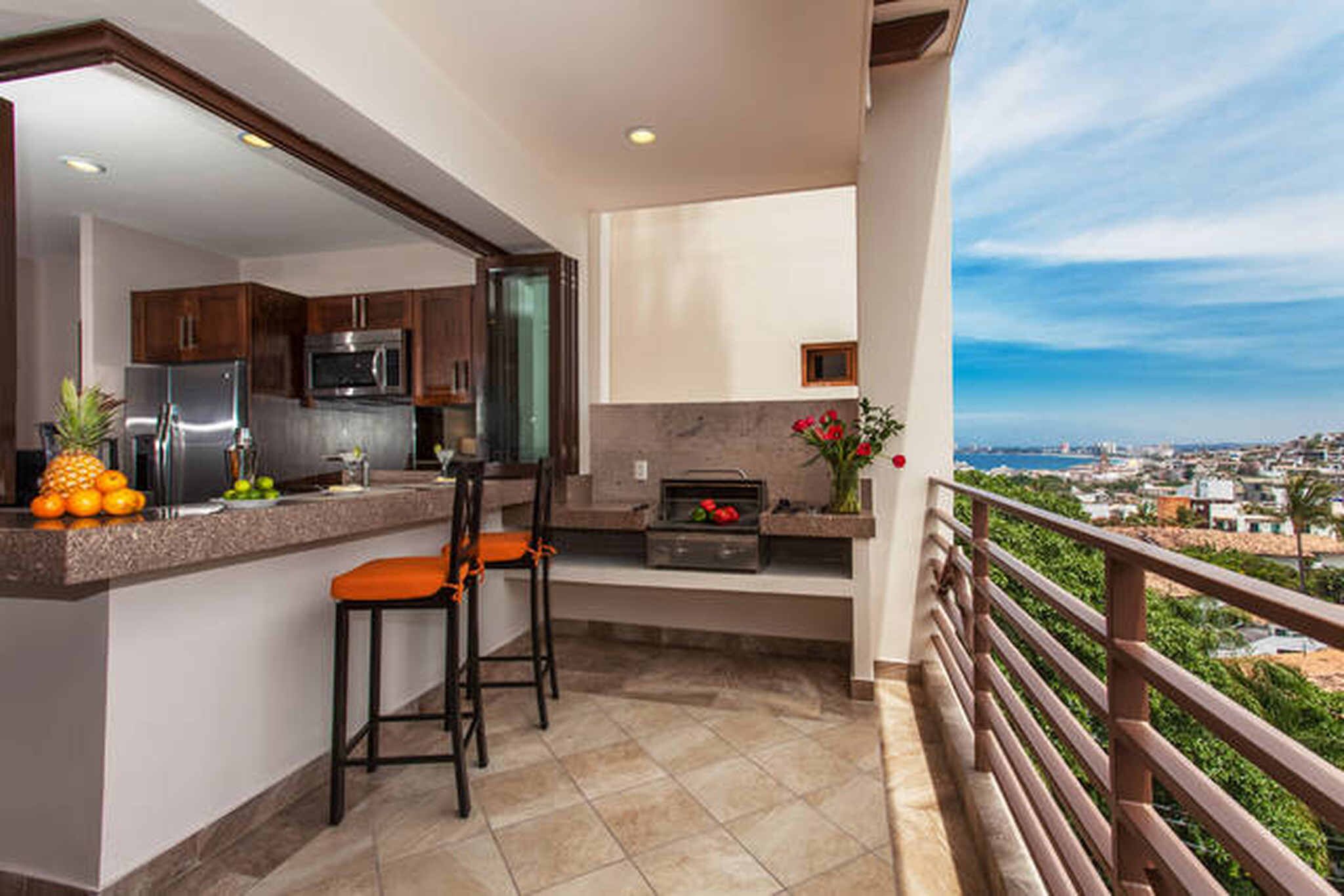 1 bed 1 bath Mountain View Suite · R306