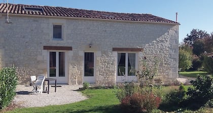 Gite au calme de la campagne et situé à 20 mn des plages(St Georges de Didonne)