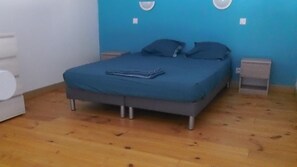 Iron/ironing board, free WiFi