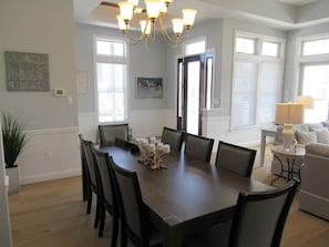 Dining - Beach Block Ocean City 5-room apartment, newly built in desired Goldcoast (Ocean City)