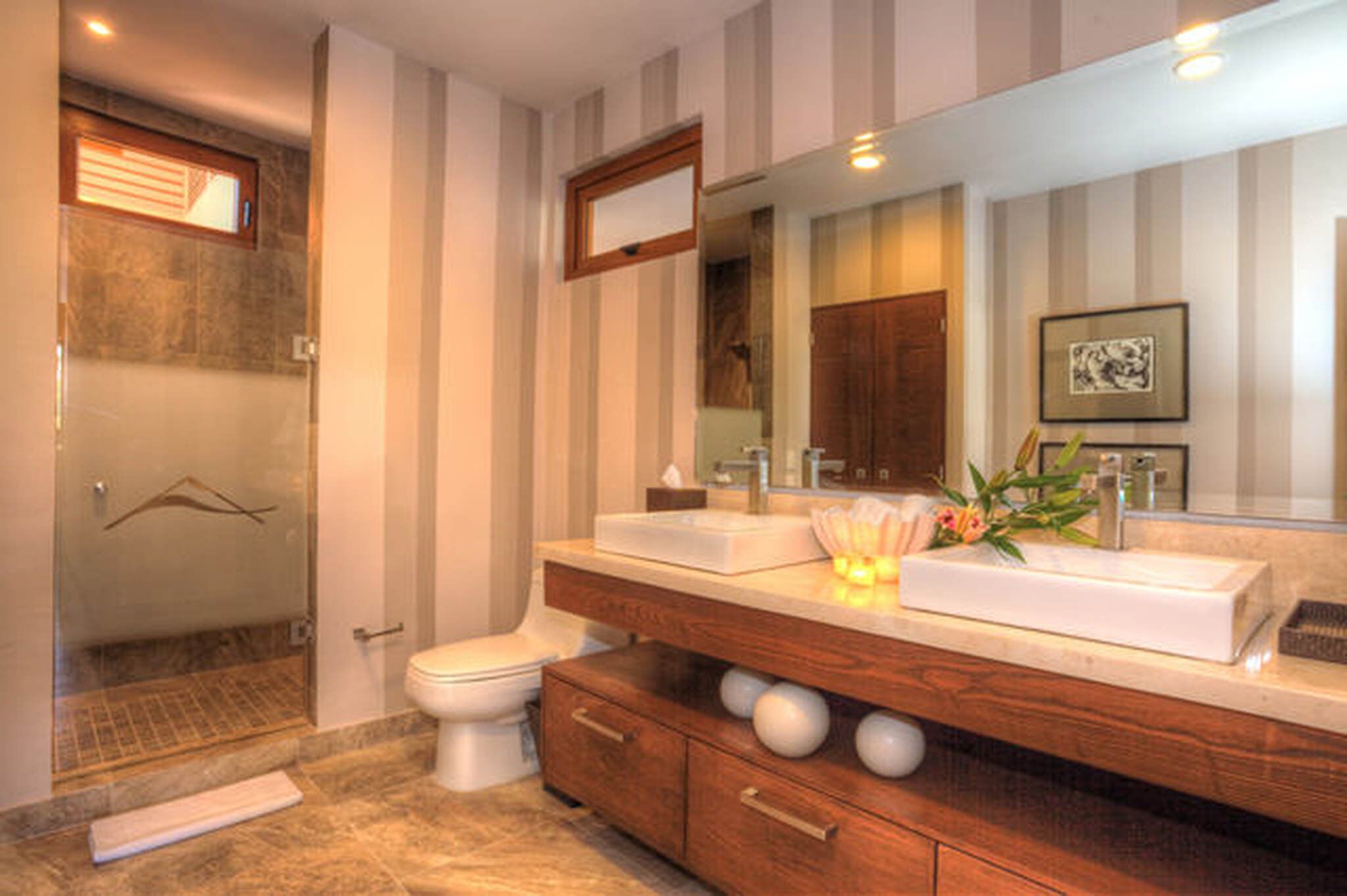 1 bed 1 bath Mountain View Suite · R206