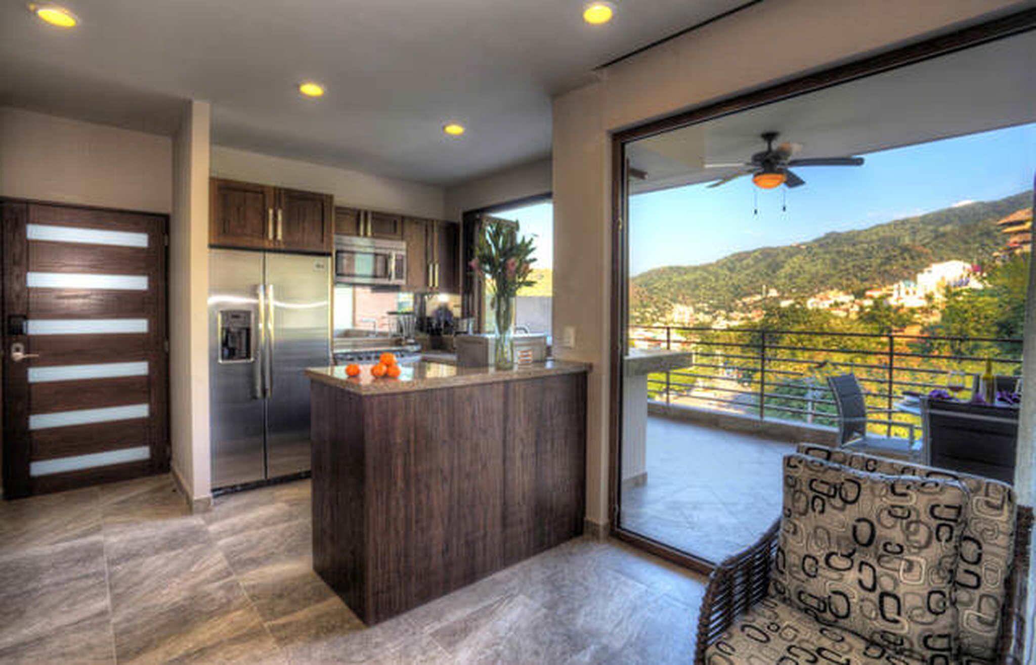 1 bed 1 bath Mountain View Suite · R206