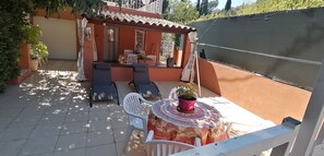 Outdoor dining - Total independent full foot studio in property with parking (Flayosc)