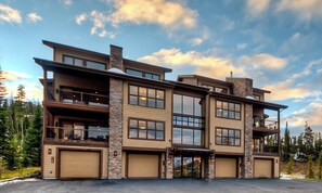 Exterior - Big Sky Vacation Rentals: Beaverhead 137 BH 301 (Big Sky)