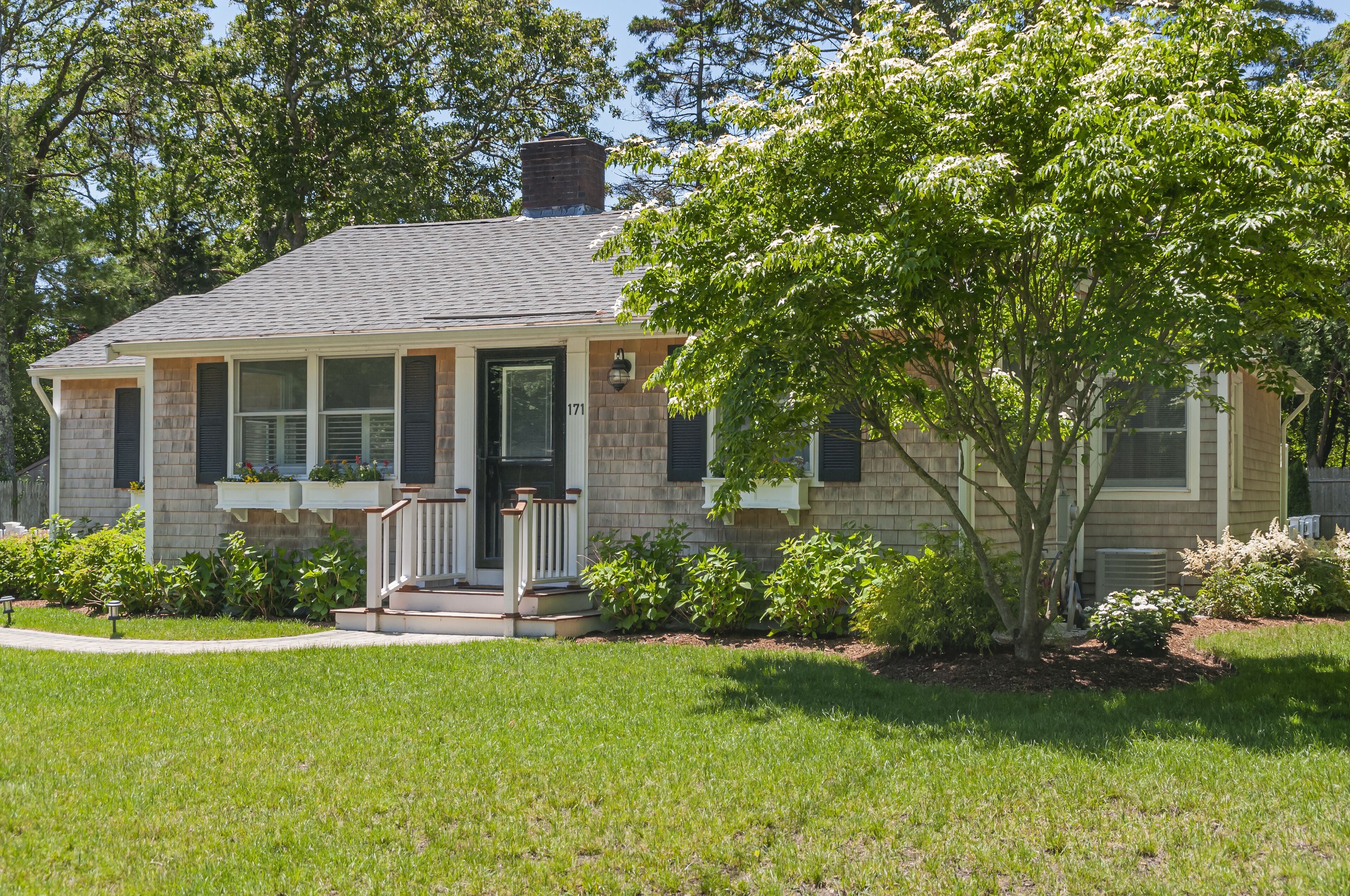 Renovated Osterville Gem-Central Air + Beach Pass