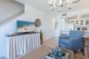 Smart-TV, Bücher, Stereoanlage