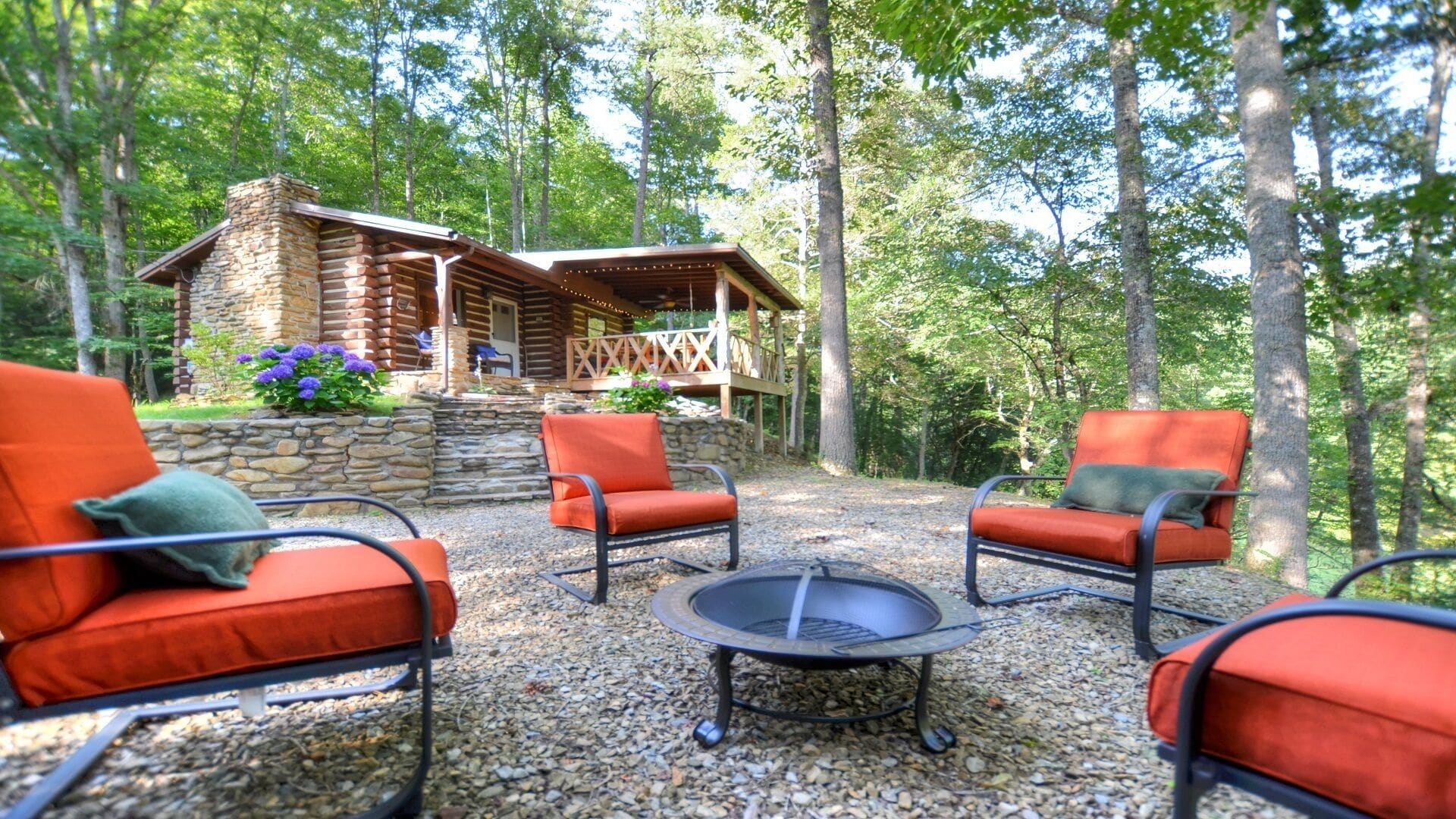 Pet Friendly! Rustic Ridge Retreat