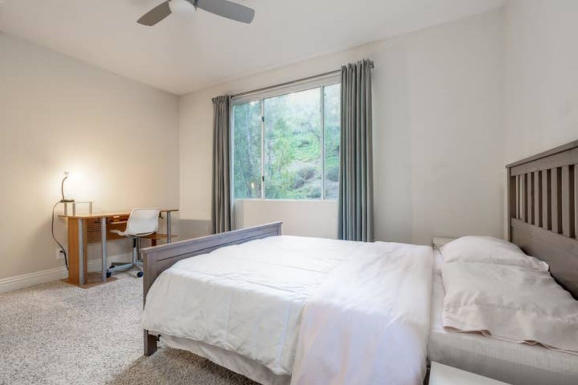 2 Bedroom 2 Bath Condo in Resort Style Complex - Month to Month Only