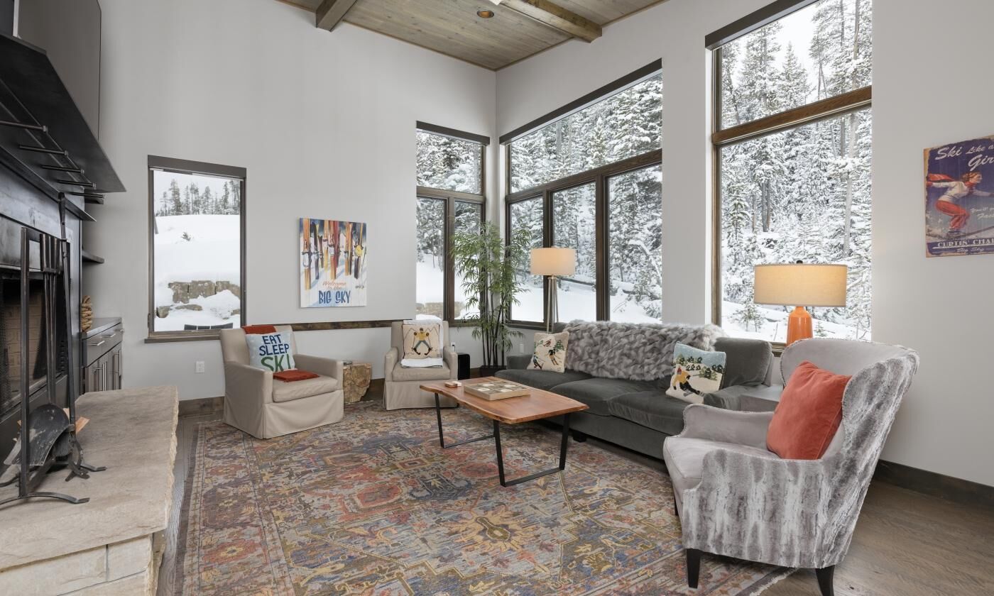 Fernseher, Kamin, Videospiele, Stereoanlage