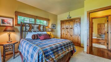 6 bedrooms, desk, free WiFi, bed sheets