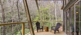 PILOT COVE 2 BR Cabin - Moderne luxe met natuur!