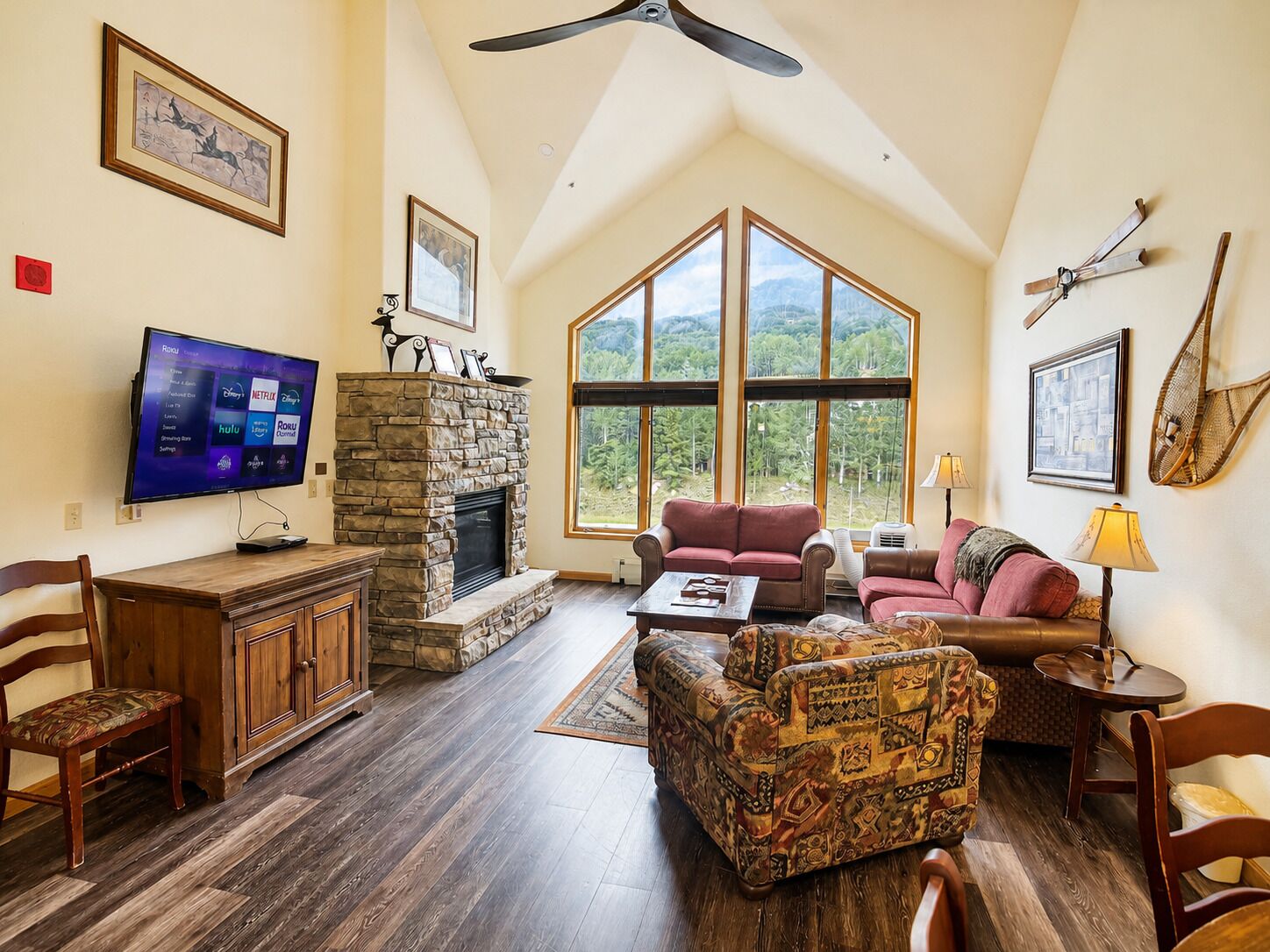 Sleeps 13 • Walk to River Run • 4BR / 4BA Penthouse