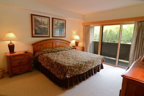 4 عدّة غرف نوم ومكواة/لوح كي وواي فاي وملاءات أسرّة