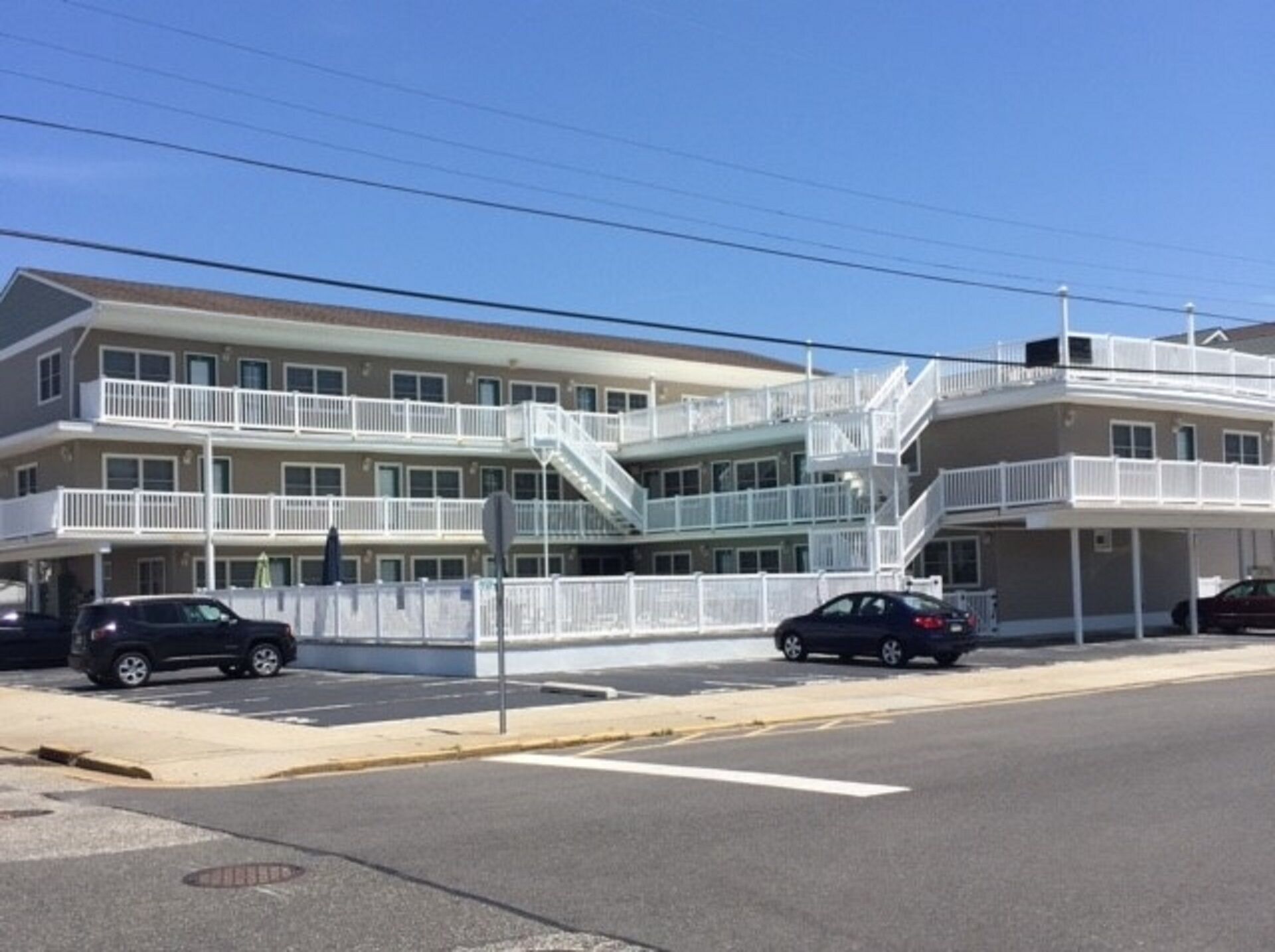 3rd Floor, End Unit, Perfect For A Small Family In Beautiful North Wildwood!