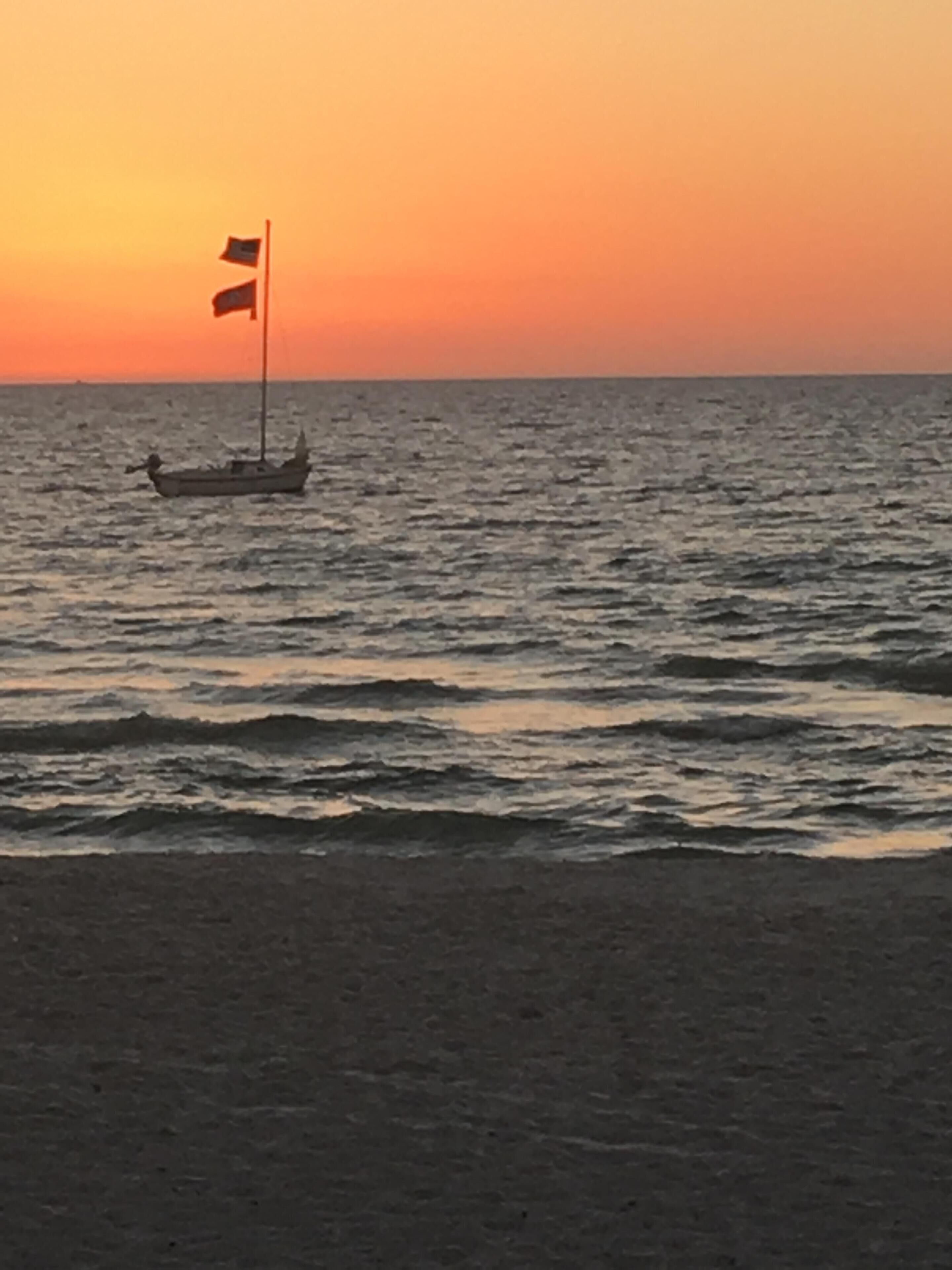 Walk to the Beach! Waterfront furnished condo in perfect location!